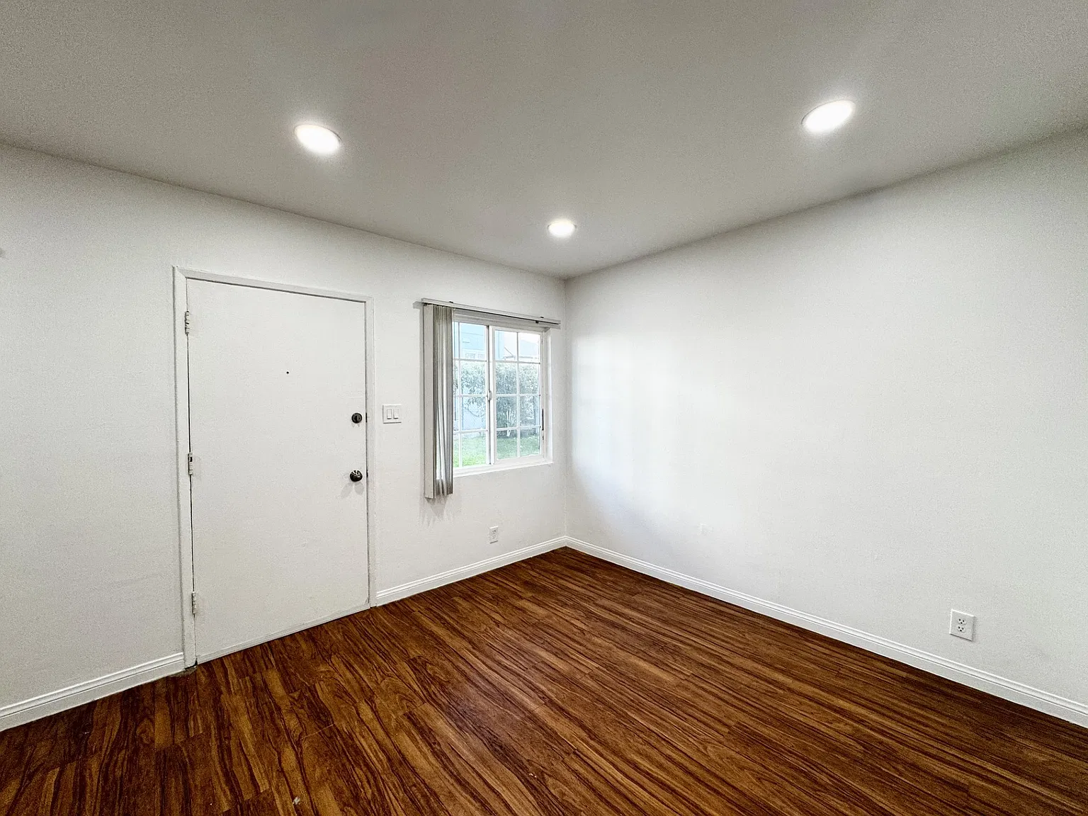 1 bed, 400 sqft, $1,695 — Photo 4