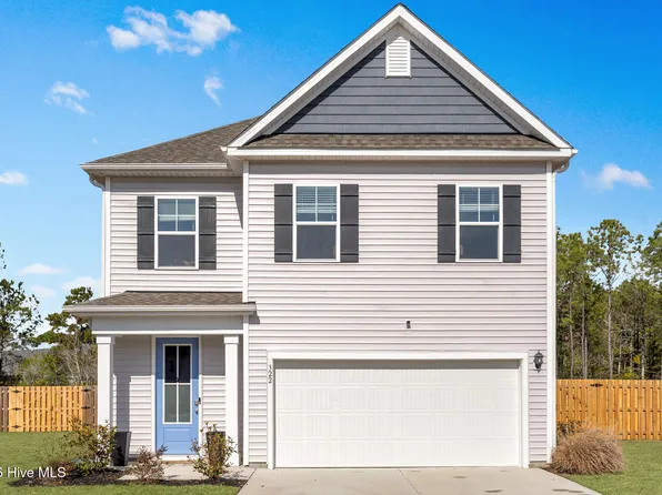 322 Royal Eagle Ct, Sneads Ferry, NC 28460