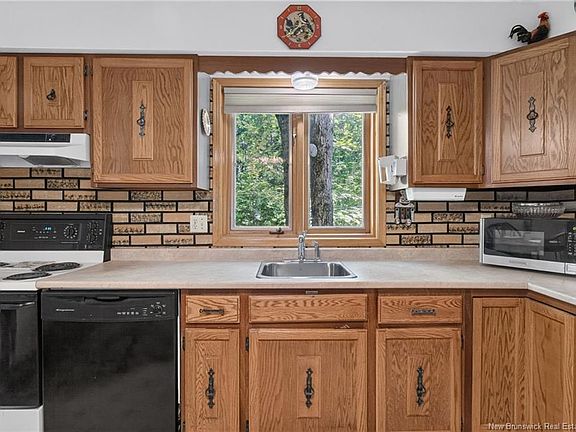2nd image of 27 Snowdon Ct