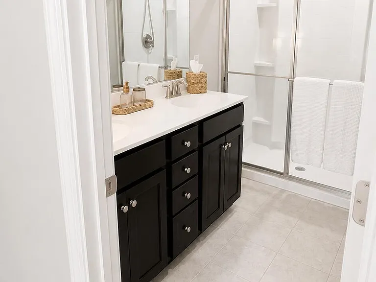 1107 Bennington Dr — Photo 9