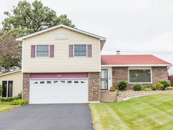 250 S Elmwood Ln, Bartlett, IL 60103