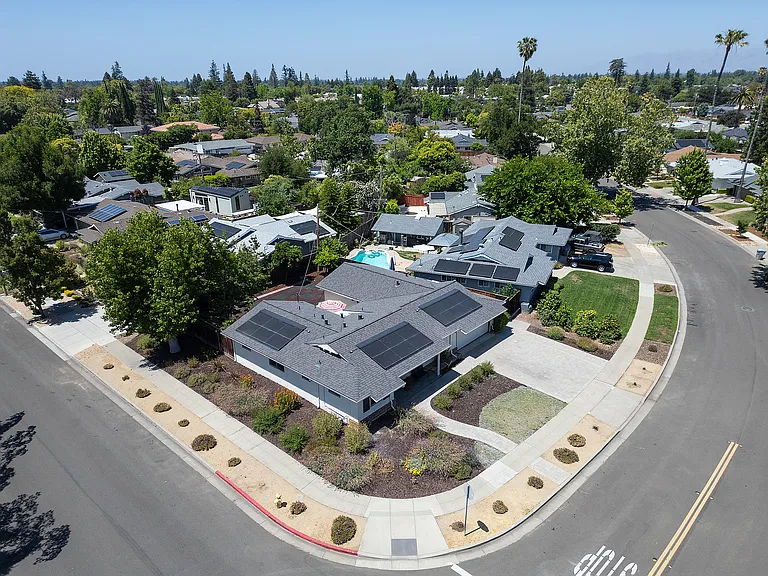 1495 Lamore Dr — Photo 39