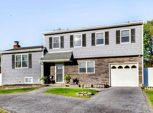 53 Roberta Ave, Farmingville, NY 11738