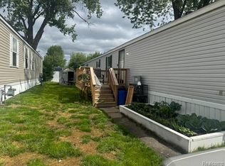 41275 Old Michigan Ave, Canton, MI 48188