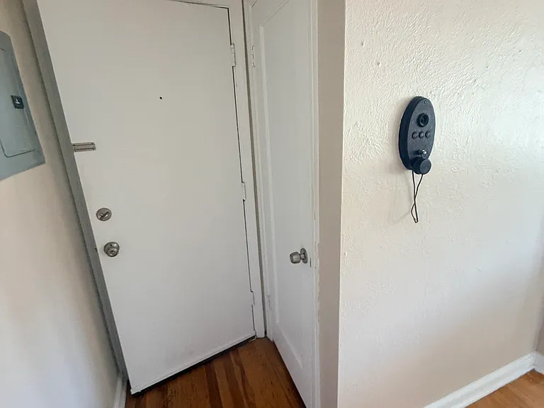 505 N Logan St #11 — Photo 4
