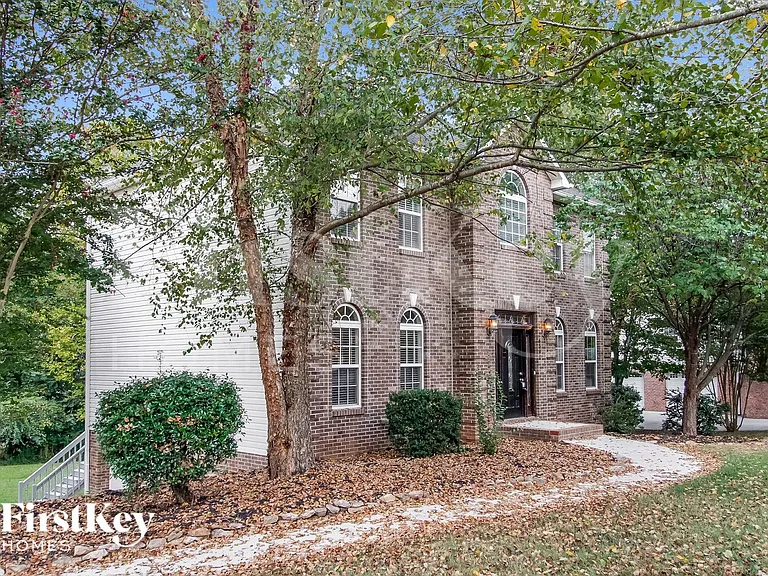 6590 Lake Dale Way — Photo 2