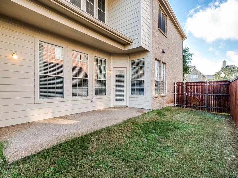 516 Hawken Dr — Photo 22