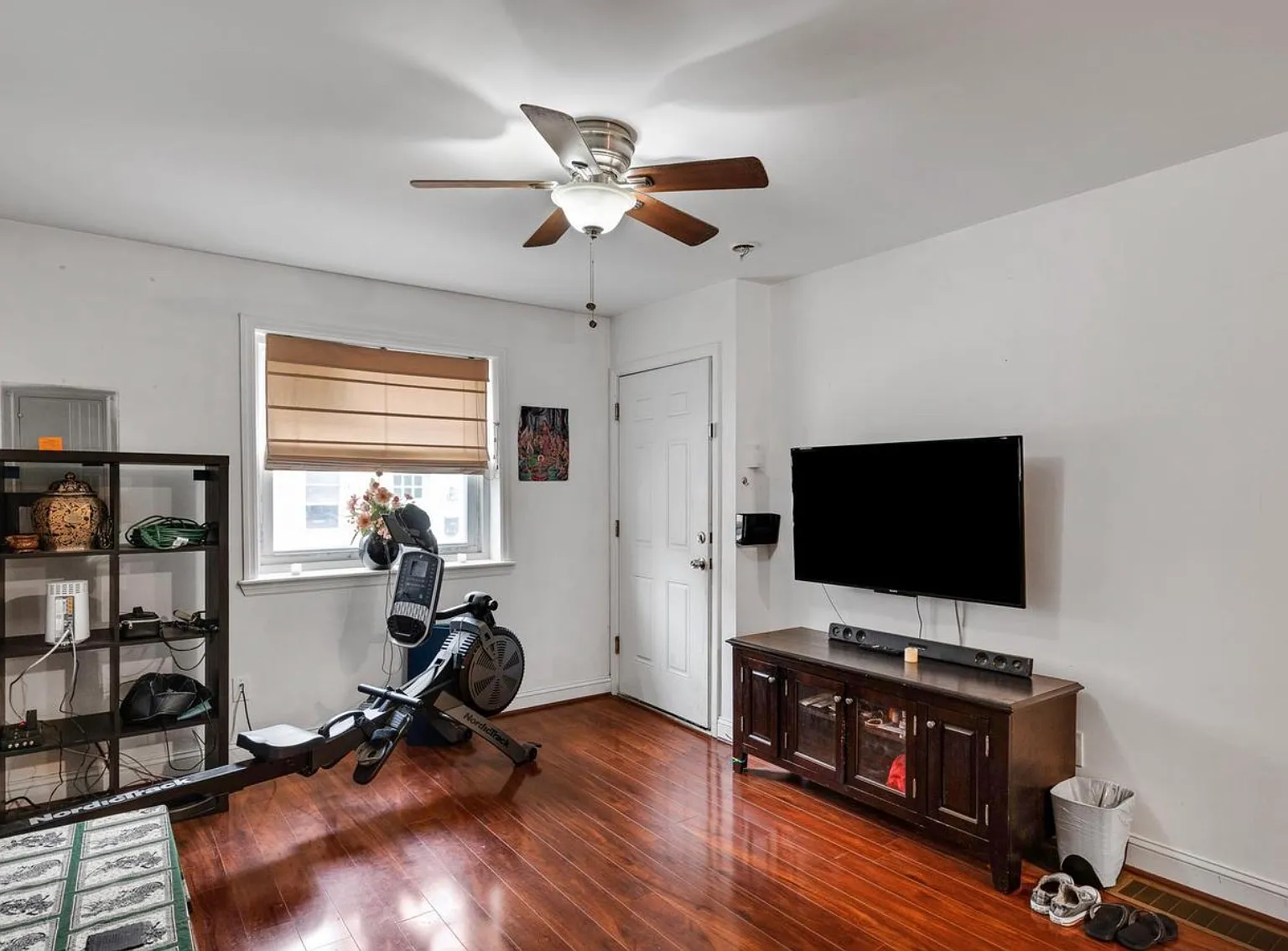 2 bed, 998 sqft, $1,600 — Photo 3