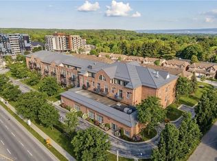 262 Dundas St E #322, Hamilton, ON L8B 1A9