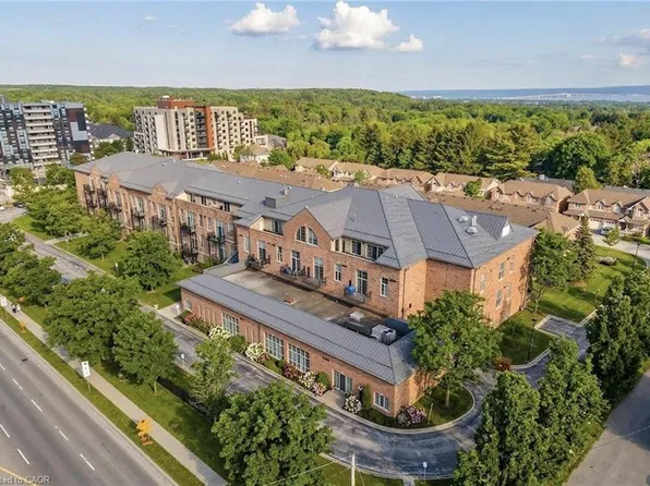 262 Dundas St E #322, Hamilton, ON L8B 1A9
