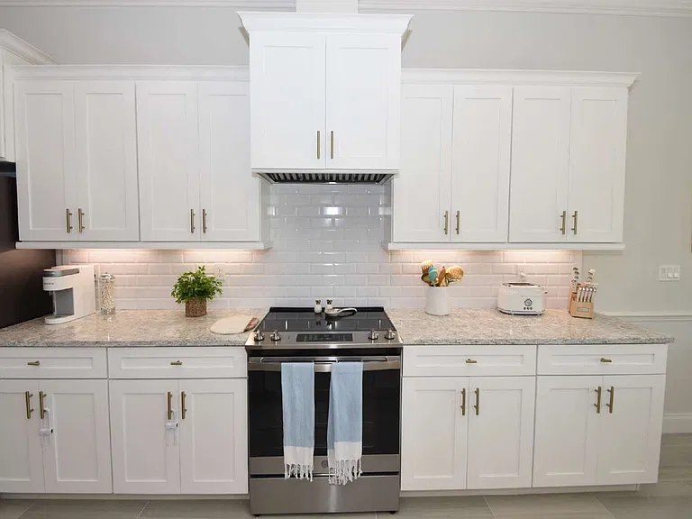 114 Del Palma Dr — Photo 11