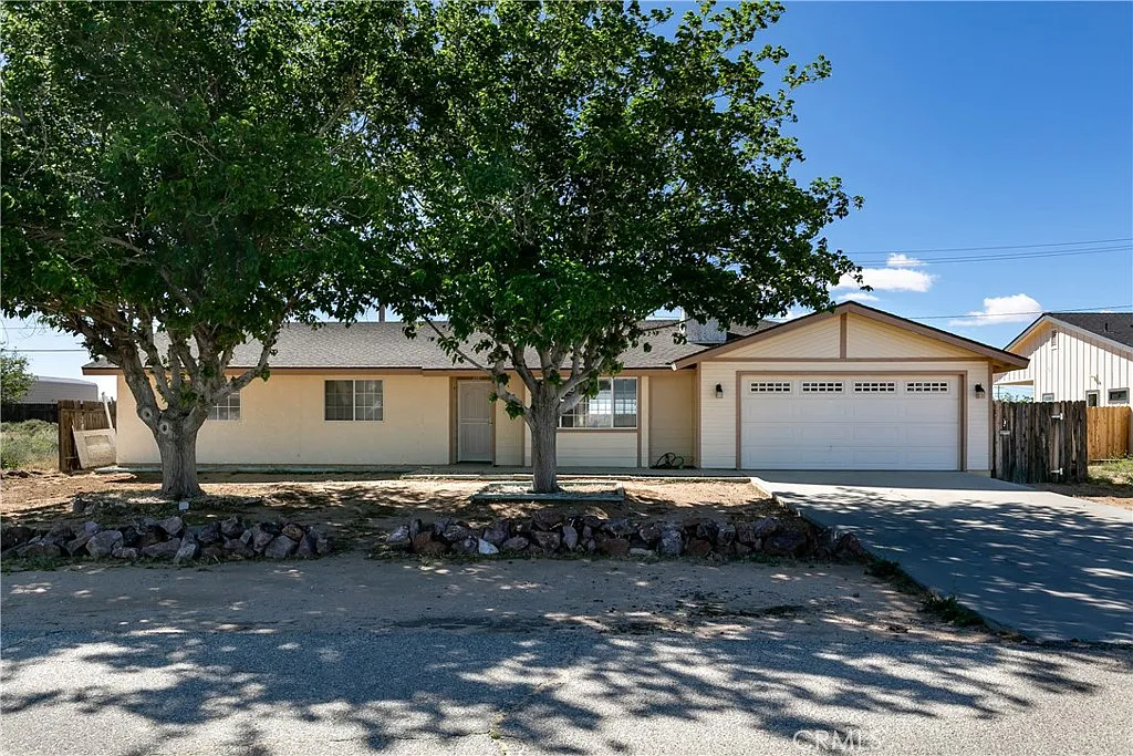 10416 Peach Ave photo 1