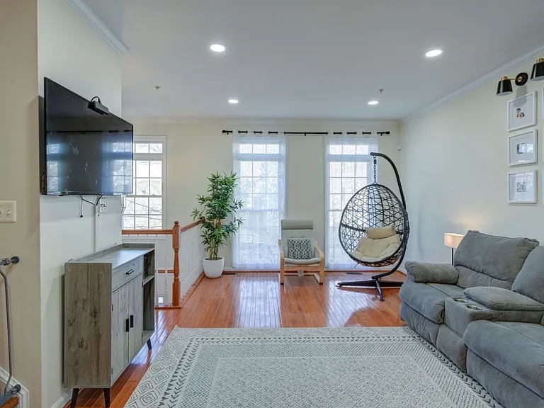 8827 Montjoy Pl — Photo 5