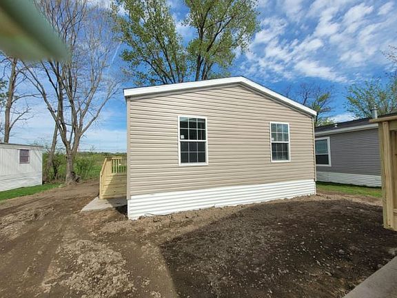 2nd image of 114 Star Cir #28