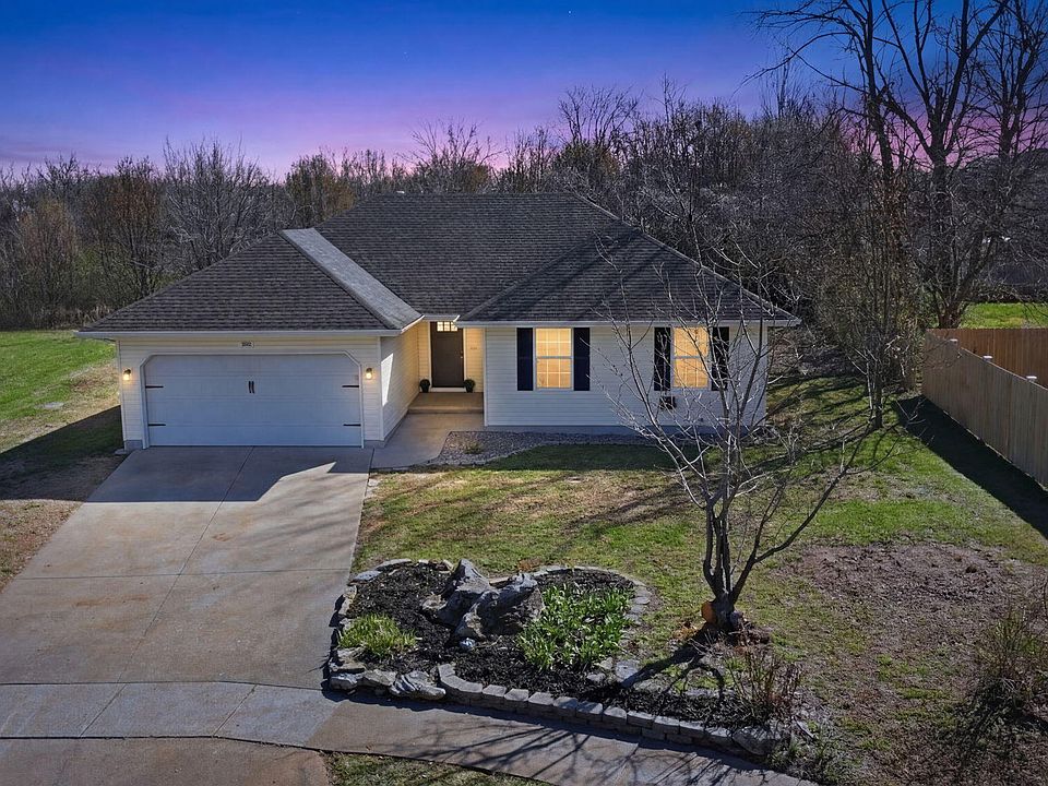 1st image of 3951 W Ildereen Street