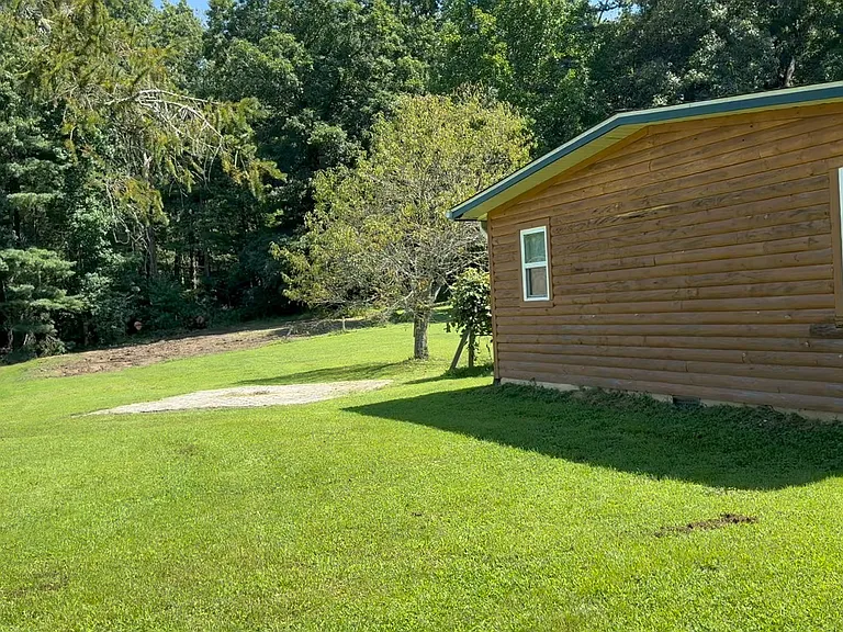 715 Dana Rd — Photo 3