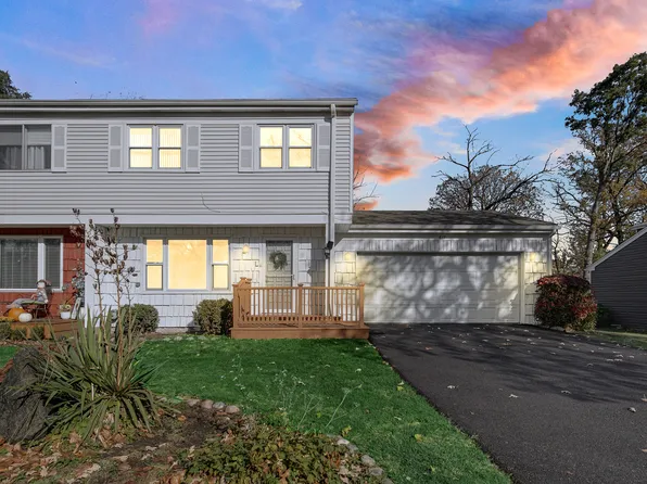 617 Smith Ave, Lake Bluff, IL 60044