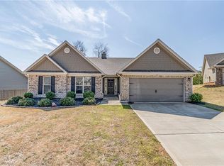 11 Goldshore Way, Statham, GA 30666