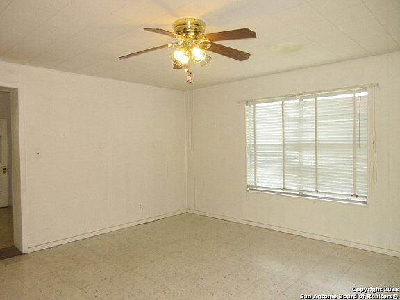 3rd image of 2730 Perez St