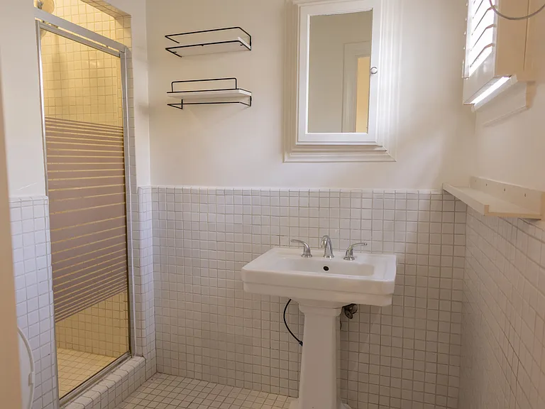 446 S La Peer Dr — Photo 22