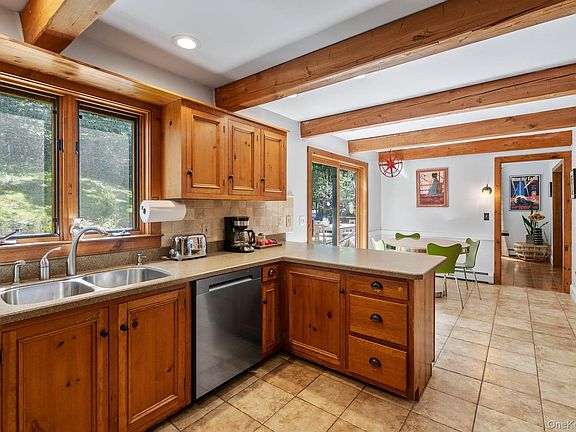 4th image of 165 Benedict Road