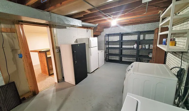 6235 Langdon Ave SW — Photo 28