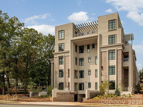 2nd image of 1333 Queens Rd Unit D1