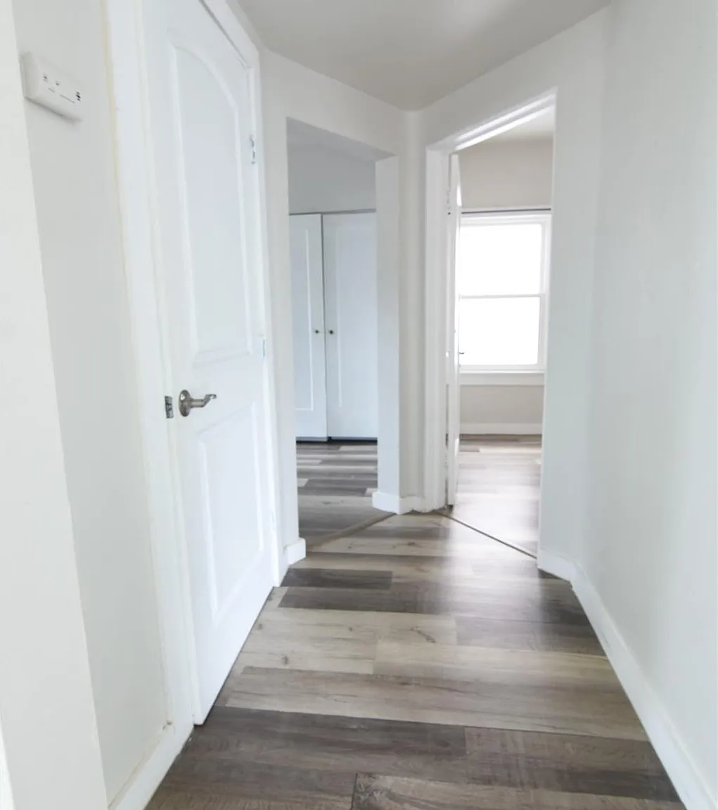 2 bed, 1.5 bath, 2080 sqft, $1,975 — Photo 4