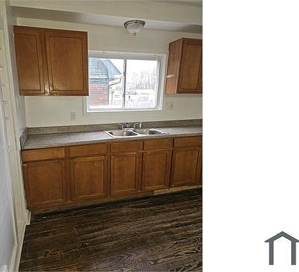 5th image of 9172 Yorkshire Rd