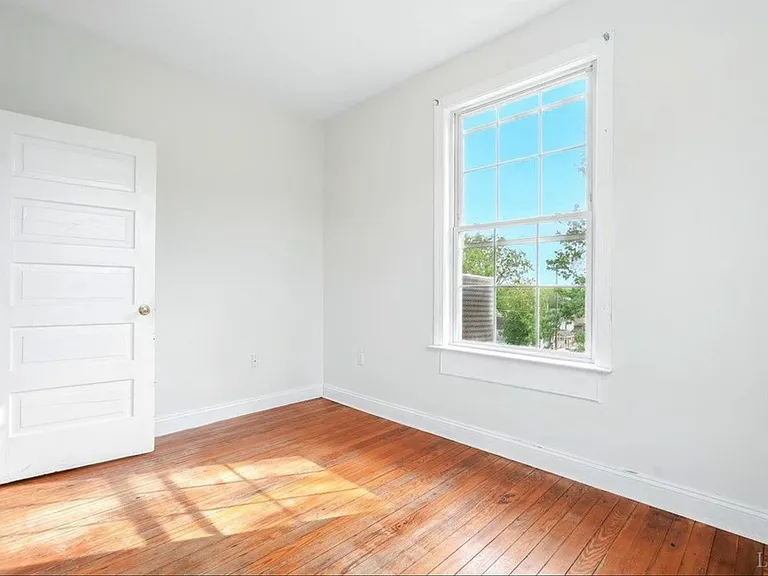 1423 Pierce St — Photo 32