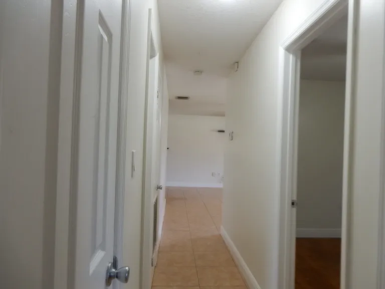 3719 Pembrook Dr — Photo 25
