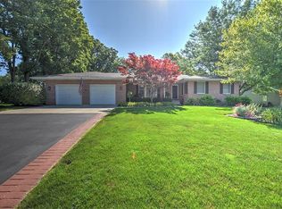 3202 Pinehurst Dr, Decatur, IL 62521