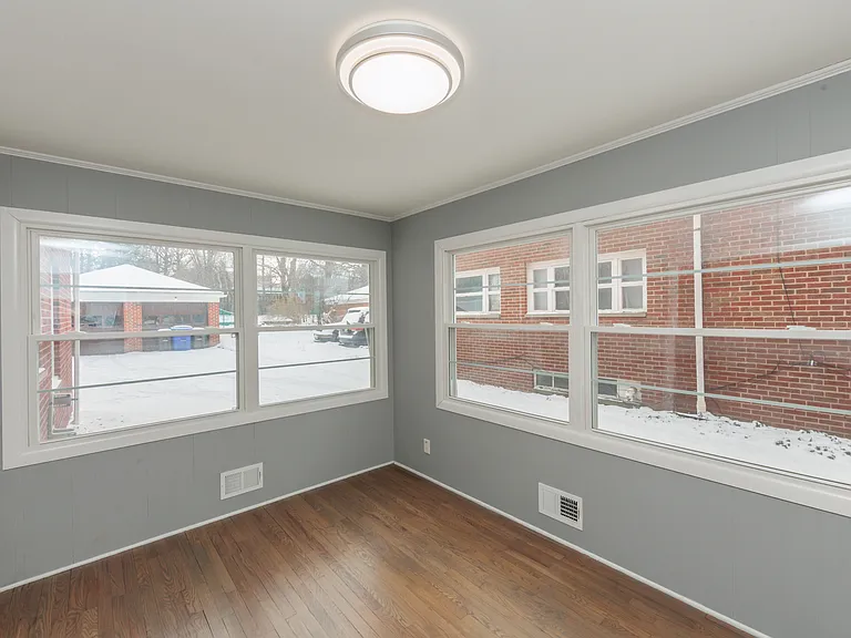 2539 Warrensville Center Rd — Photo 12