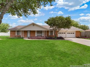 606 Fawndale Ln, Windcrest, TX 78239