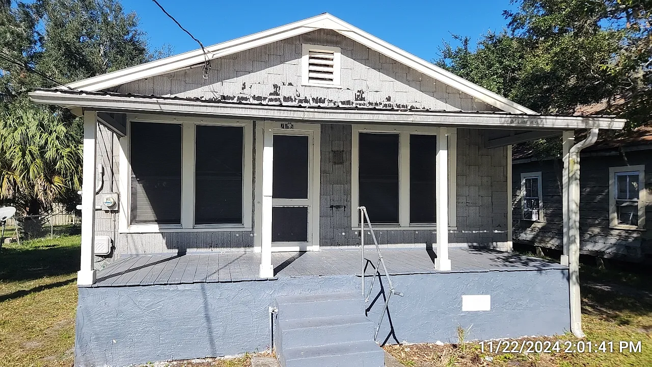 Bronson Street, 716 - 716 Bronson Street — Photo 1