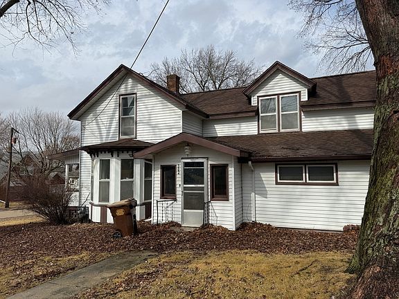 5th image of 302 E 2nd St