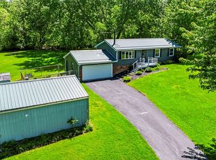 8451 Clay St, Montville, OH 44064