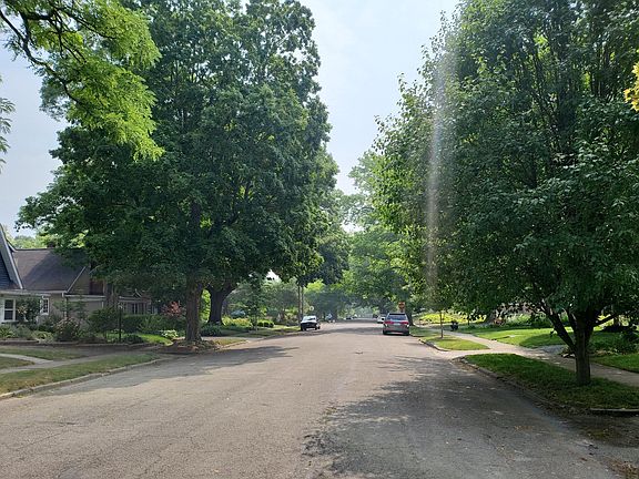 5th image of 255 Buckingham Dr