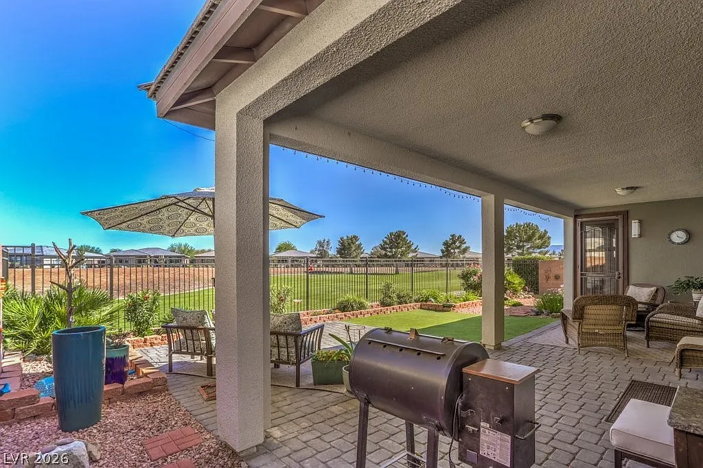 2 bed, 2.0 bath, 1470 sqft, $2,000 — Photo 2