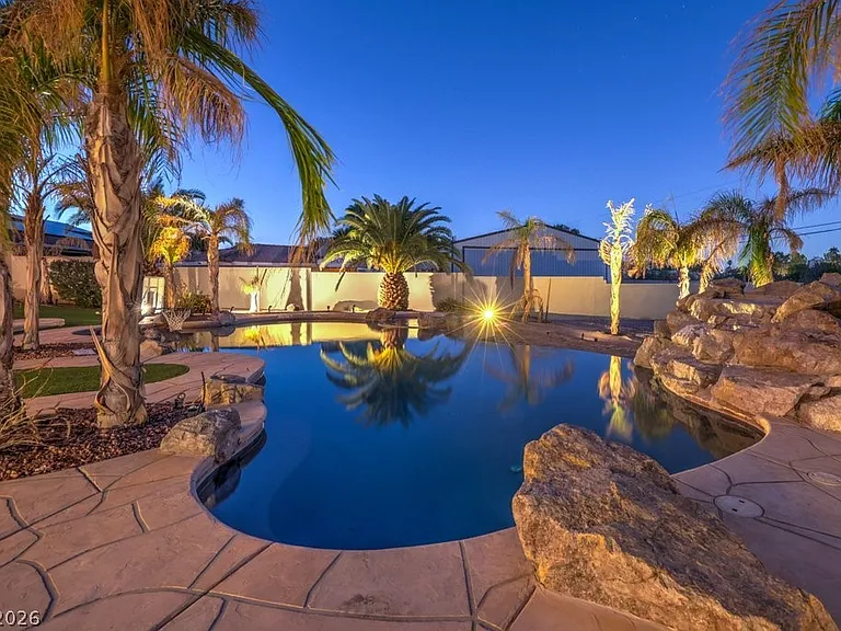 2780 El Camino Rd — Photo 14