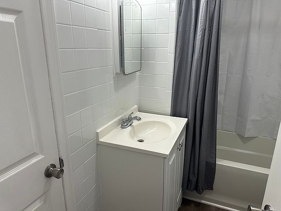 5th image of 4841 Fontana St