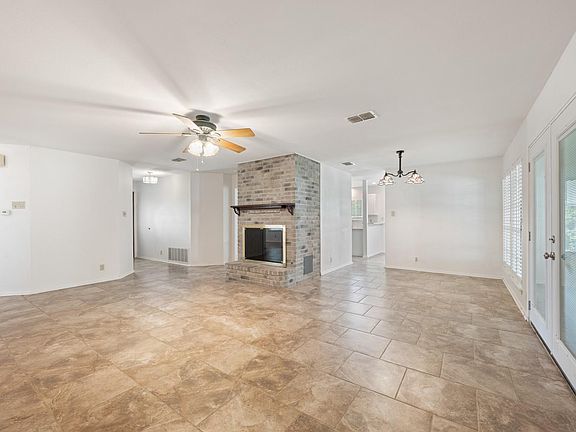4th image of 4007 Meadowlark Ave