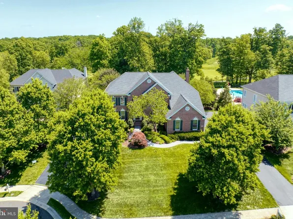 19590 Saratoga Springs Pl, Ashburn, VA 20147
