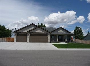 200 NW Greystone Loop, Mountain Home, ID 83647