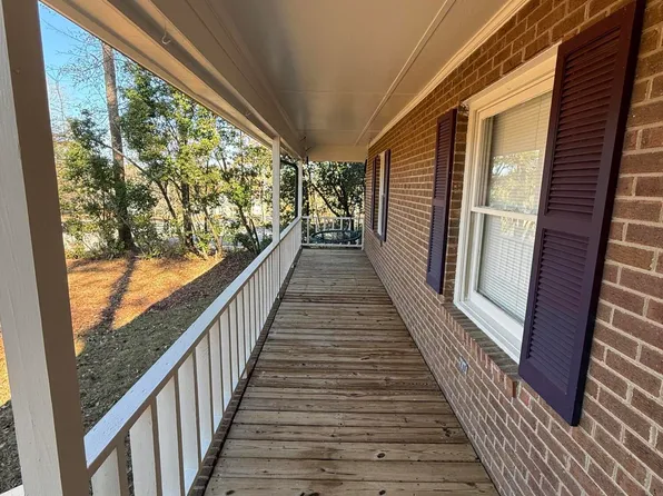 634 E Sanders St, Four Oaks, NC 27524