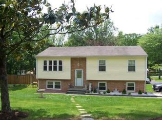 3746 Hummingbird Ln, Roanoke, VA 24018