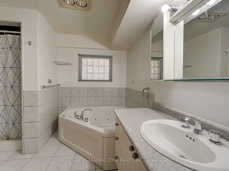 1374 Heritage Way #BASEMENT — Photo 19