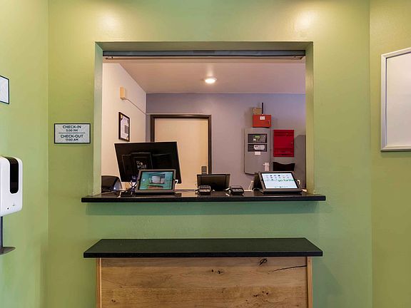 Lobby and Guest Check-in