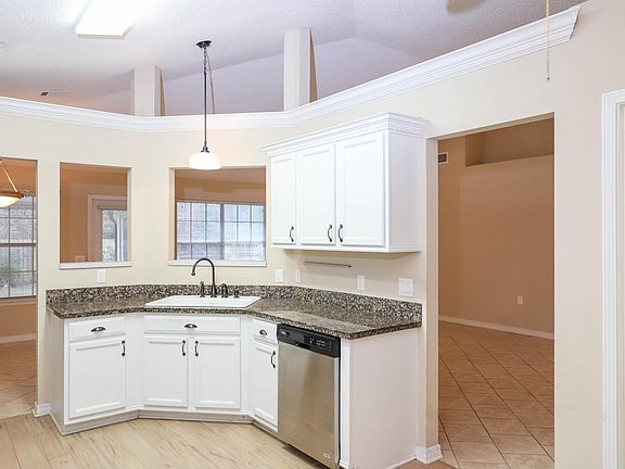 5th image of 2081 Shadow Lake Dr