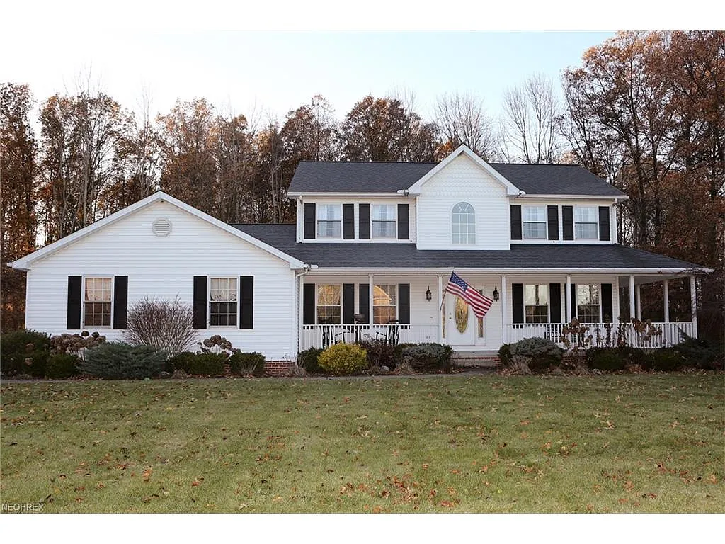 331 Woodsend Dr photo 1